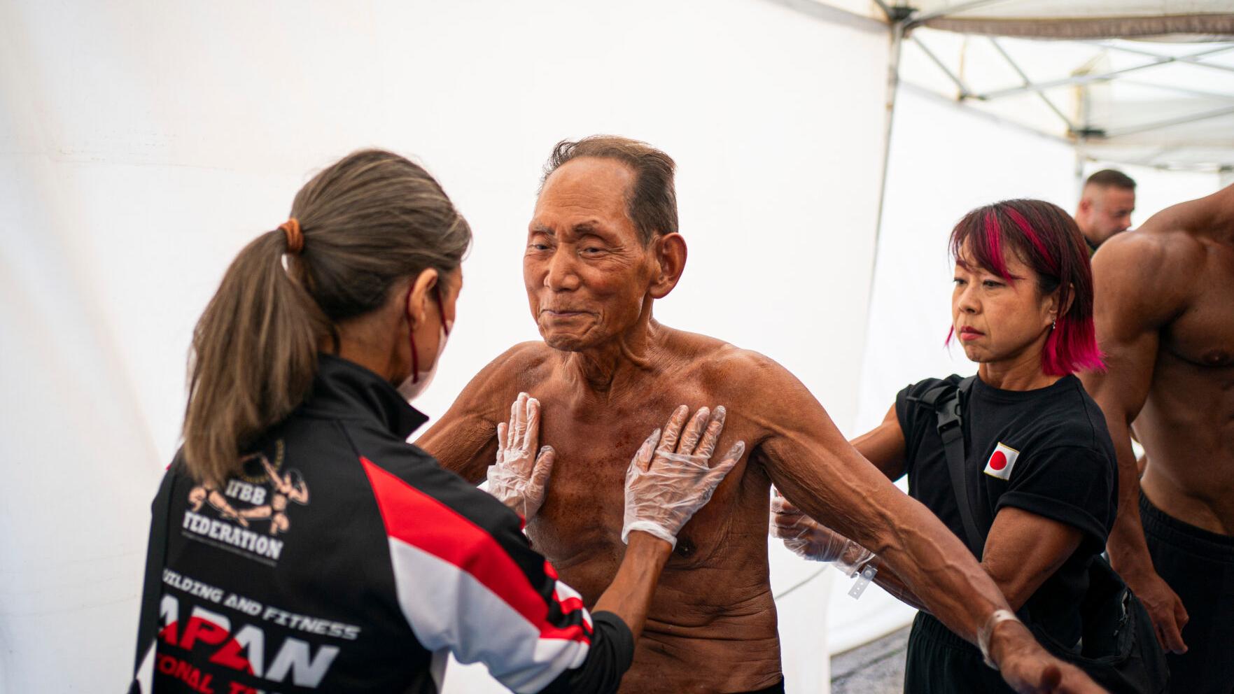 At 90, Japanese bodybuilder is still competing, in photos