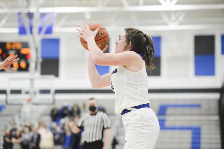 Gallatin girls basketball secures first win of the season in thriller