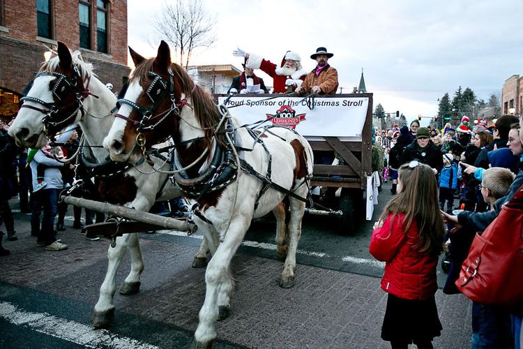 Thousands turnout for downtown Bozeman Christmas Stroll News