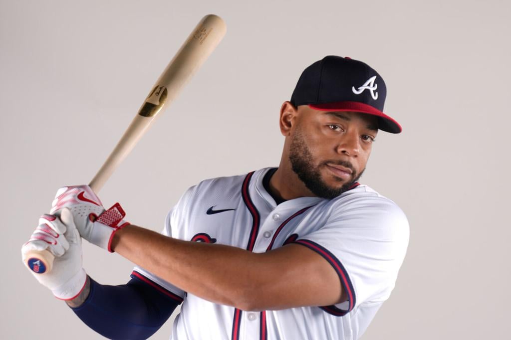 Kyle Farmer and Dominic Smith make Atlanta Braves roster and sign big  league contracts | Sports | bozemandailychronicle.com