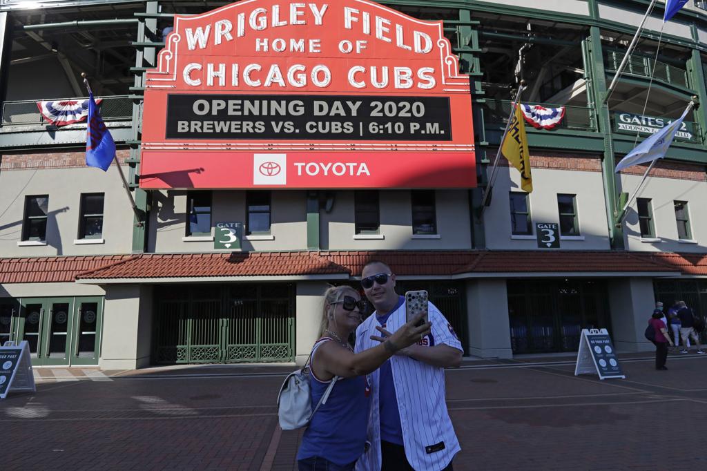 Indians face troubling signs at Wrigley Field