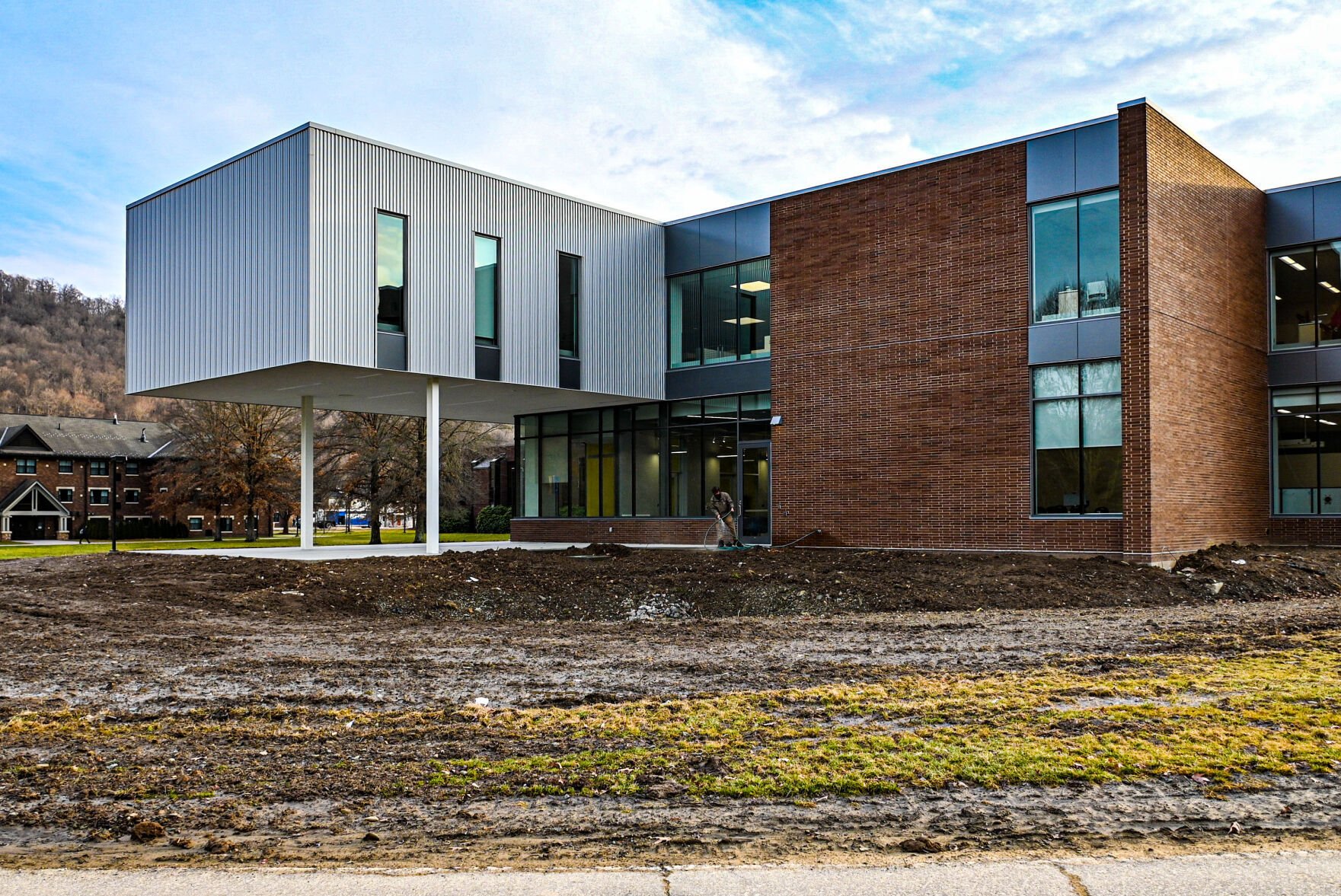 Students Begin Attending Classes In Pitt-Bradford’s New Building | News ...