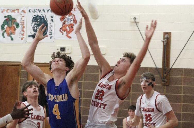 Boys basketball takes victory in final seconds against Francis
