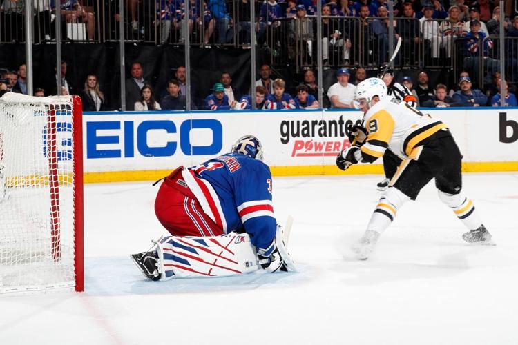 Panarin gets three points as Rangers snap three-game skid vs. Penguins