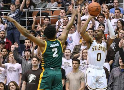 Bona Pulls Away For 74 65 Win Over George Mason Sports