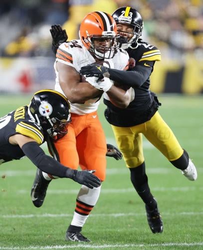 Browns face familiar task in playoff game at Pittsburgh