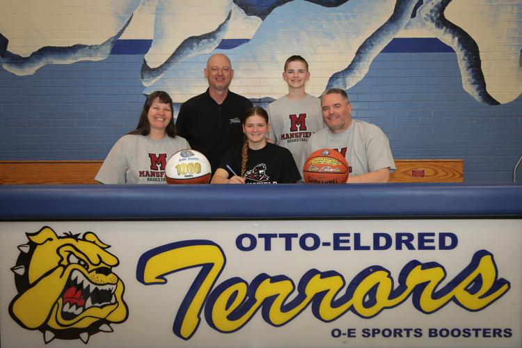 O-E hoops star Sheeler signs with Mansfield