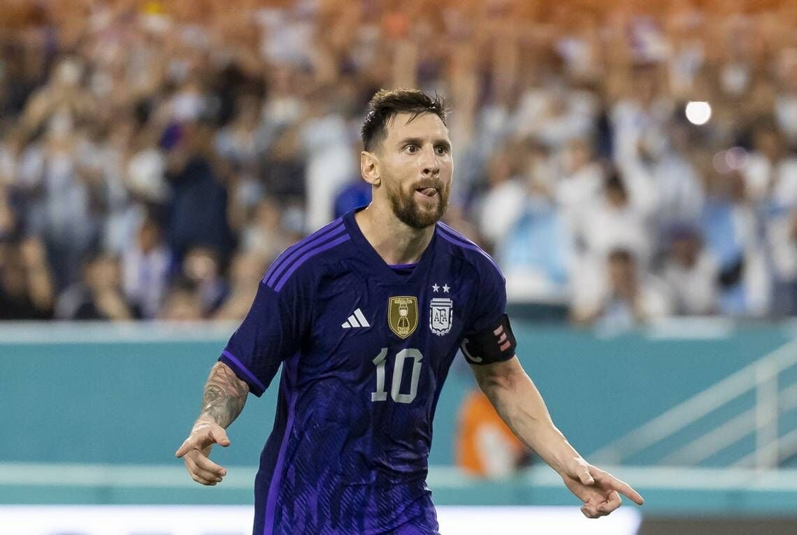 Argentina will not give anyone else No10 shirt in hope Lionel Messi comes  back to international football