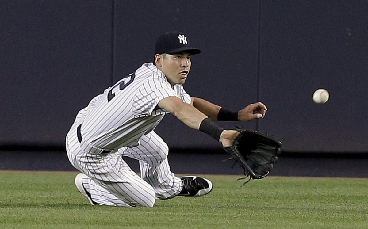 Jacoby Ellsbury reaches 3 times in Yanks' opening loss