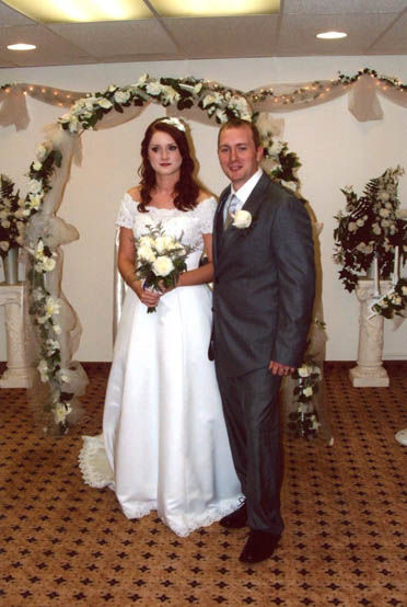 Dell Brooks Marry At The Falls Wedding Chapel Lifestyles