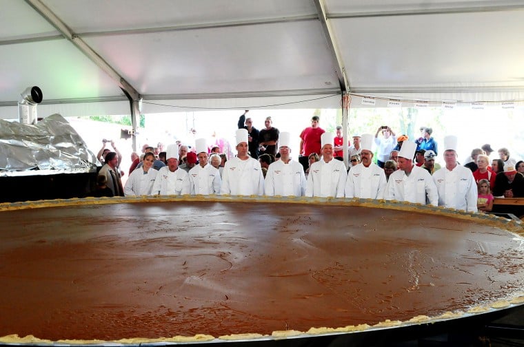 Largest Pumpkin Pie | | bradfordera.com