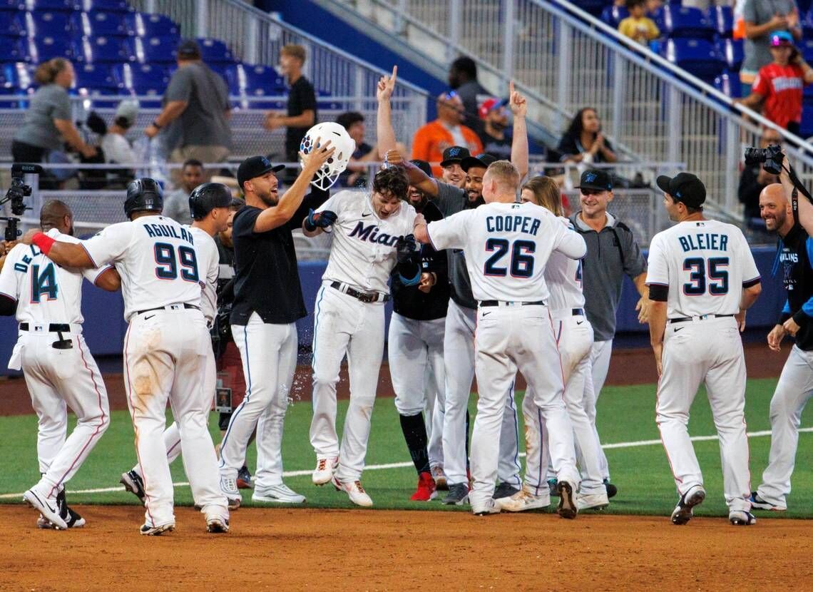 Berti's RBI single in 11th lifts Marlins over Pirates