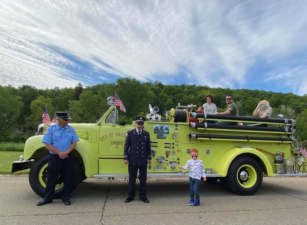 Weather Cooperates For Memorial Day Parade News Bradfordera Com