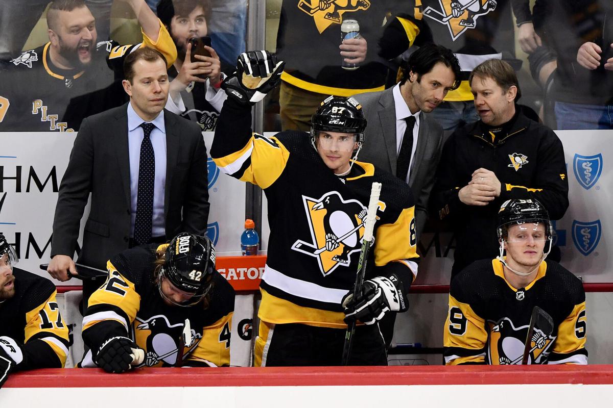 Crosby scores 500th, Penguins rally past Flyers 5-4 in OT