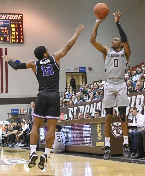Bona Fends Off Late Niagara Push To Win 87 70 Sports