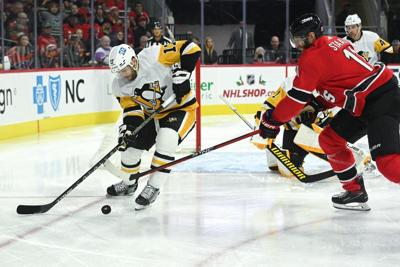 NHL roundup: Jordan Staal completes Hurricanes' rally vs. Penguins
