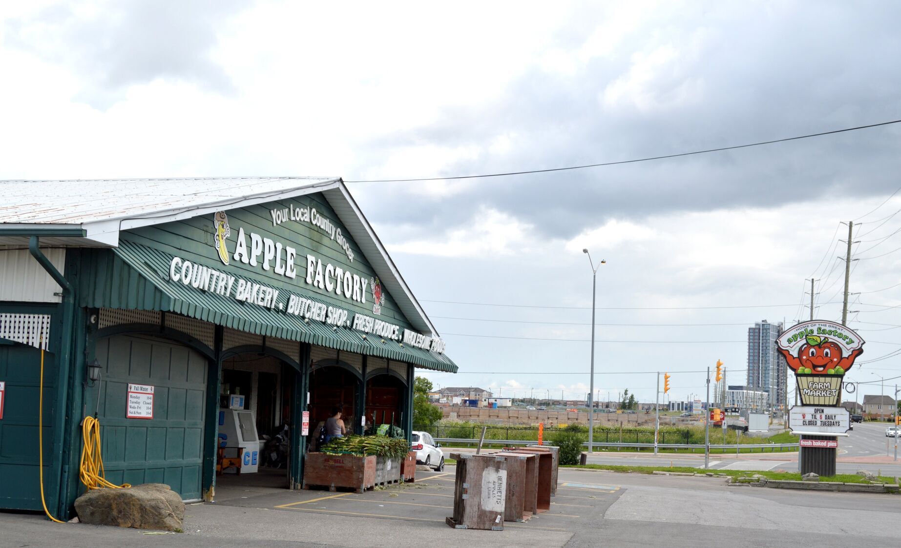 Apple Factory store in Brampton closing condos planned for site