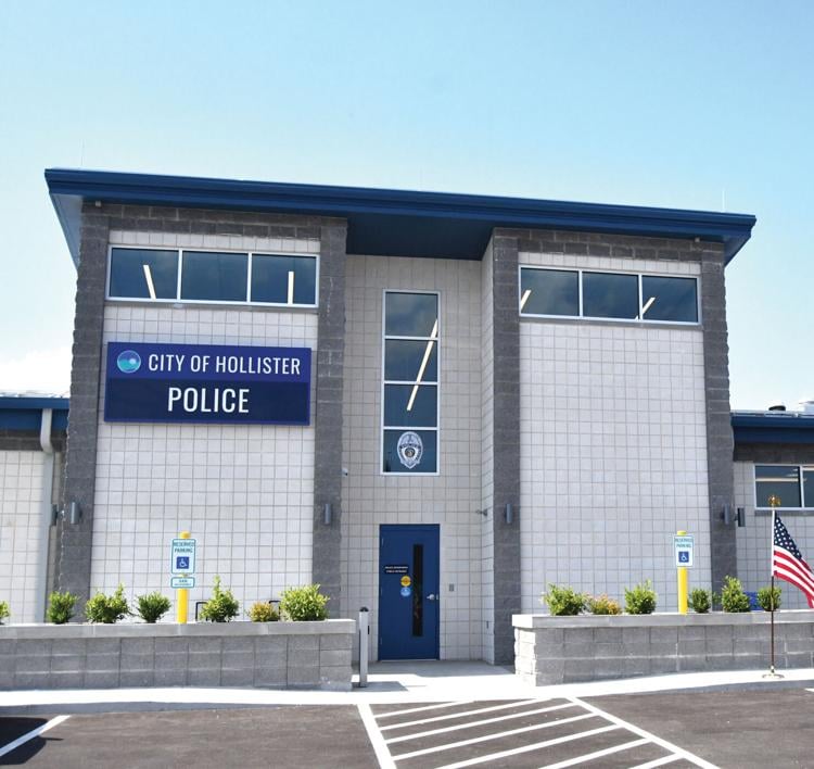 Hollister Police building.jpg