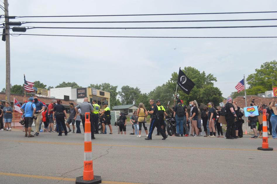 Protests Return To Branson Confederate Flag Store News Free