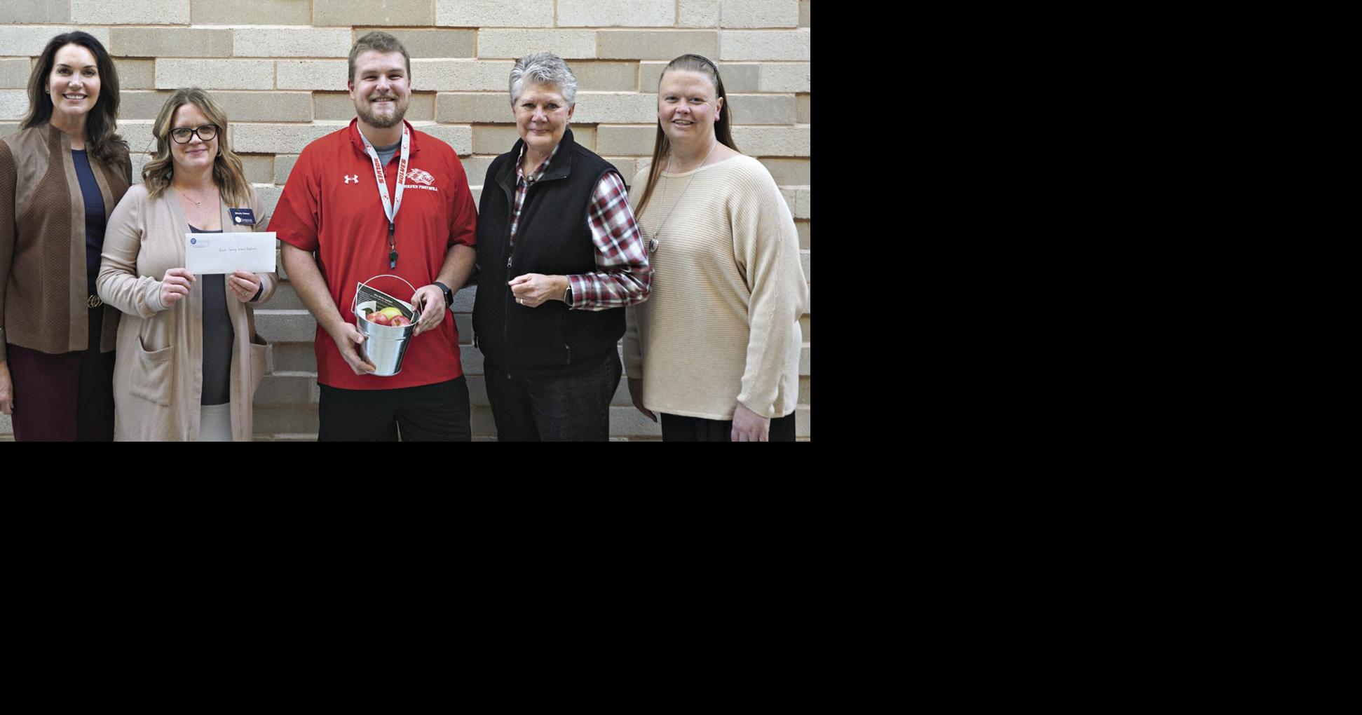 Reeds Spring teacher receives grant to build a frisbee golf course