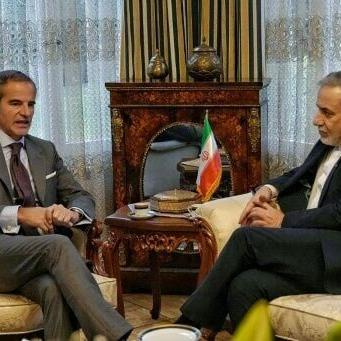 Iran FM in Geneva for US talks , as Guards begin drills in Hormuz Strait