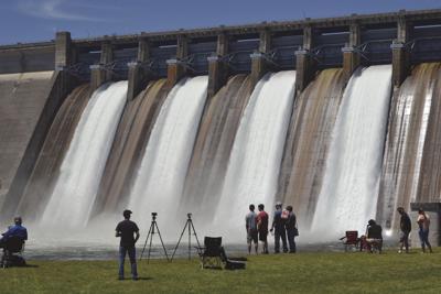 Corps Opens Table Rock Dam Spillway Gates News Free Bransontrilakesnews Com