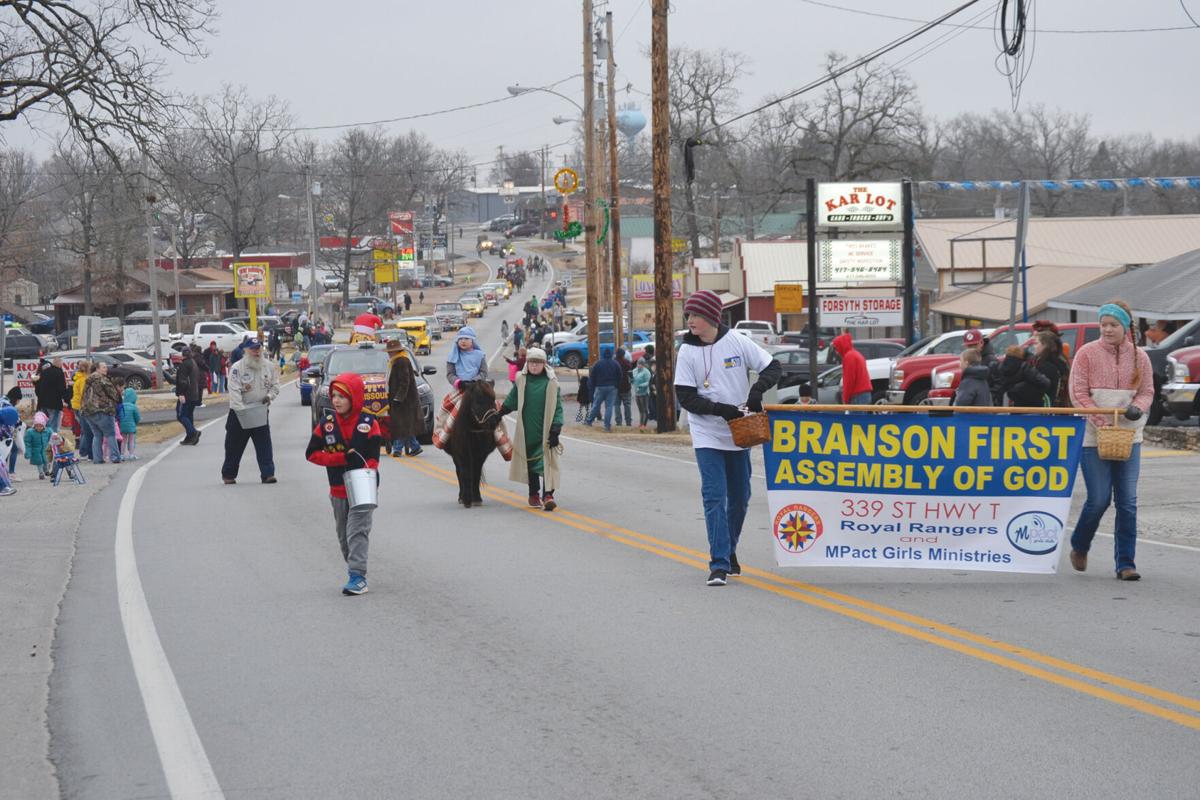 Forsyth Christmas Parade 2021 Forsyth Christmas Parade Returns Sunday News Free Bransontrilakesnews Com