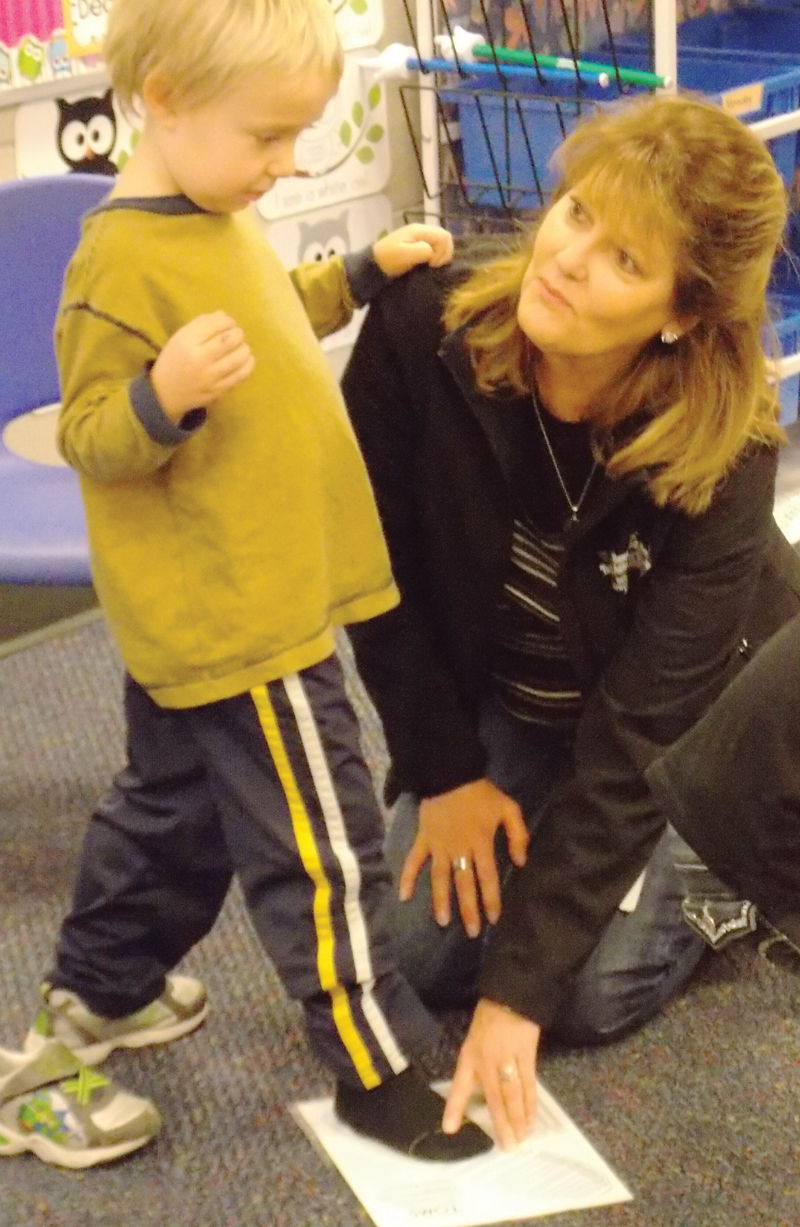 shoes branson mo on Hollister Students Receive New Shoes Education Bransontrilakesnews Com