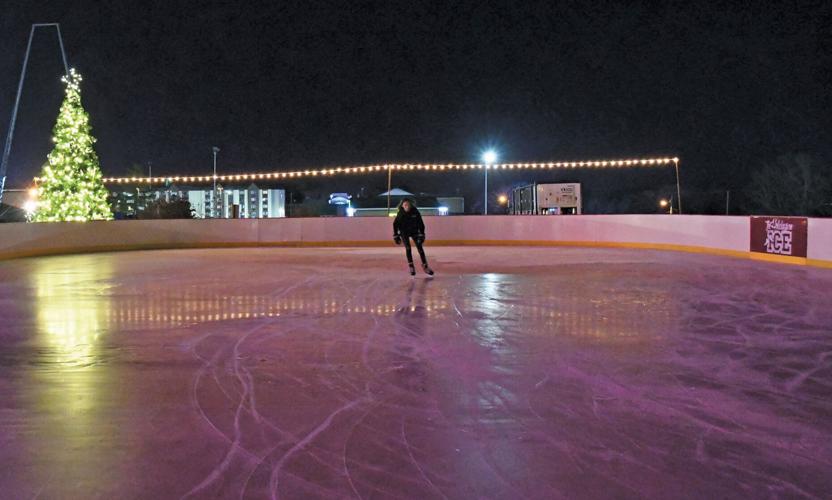 Ice to see you: New ice rink opens in Branson | Entertainment ...