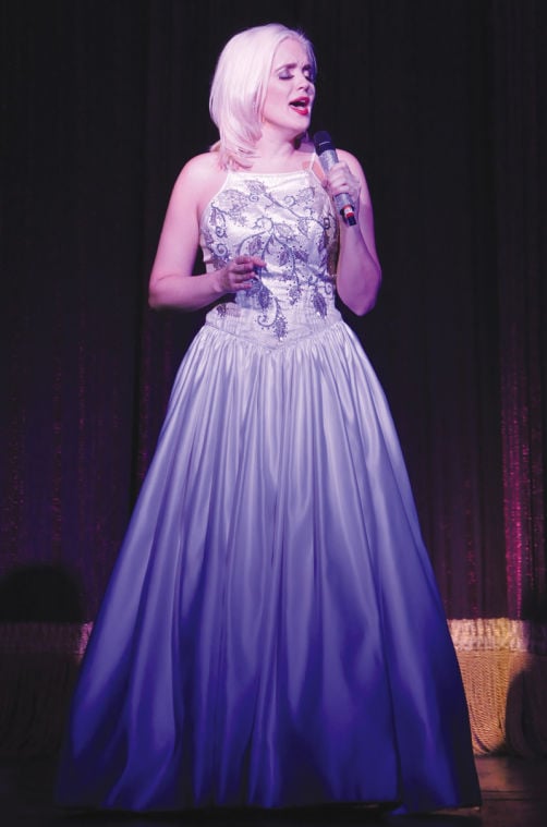 Violinist, daughter keep show moving forward Entertainment