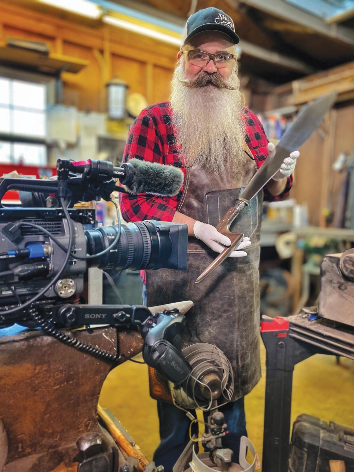 Local Barber Wins History Channel S Forged In Fire News Free Bransontrilakesnews Com Former middleweight world champ kelly pavlik is being admitted into mahoning county drug court after pleading guilty to assault and breaking and entering. forged in fire