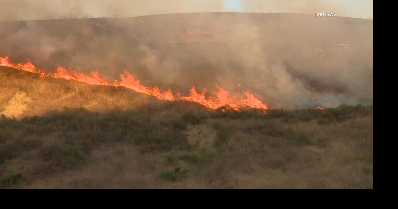 US, Los Angeles: Brea Brush Wildfire on NB 57 Freeway