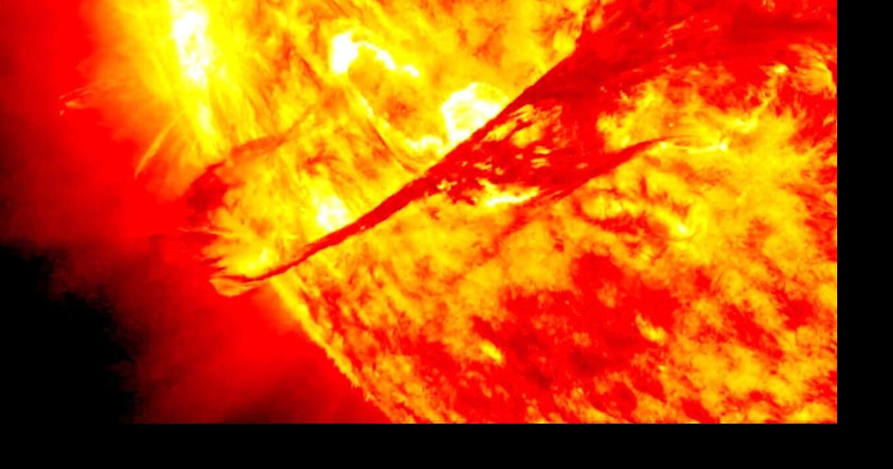 In a world first, scientists create tiny solar flares in a lab