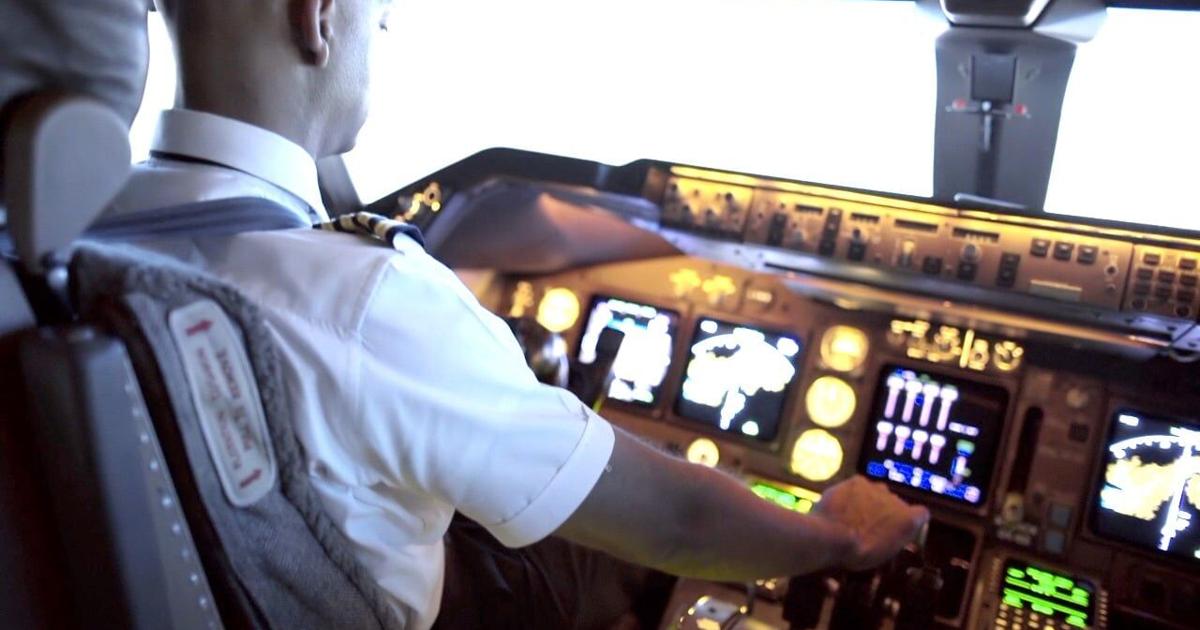 Calm Pilot If You Have a Fear of Flying You Can Now Call a Real-Life Pilot to Calm ...