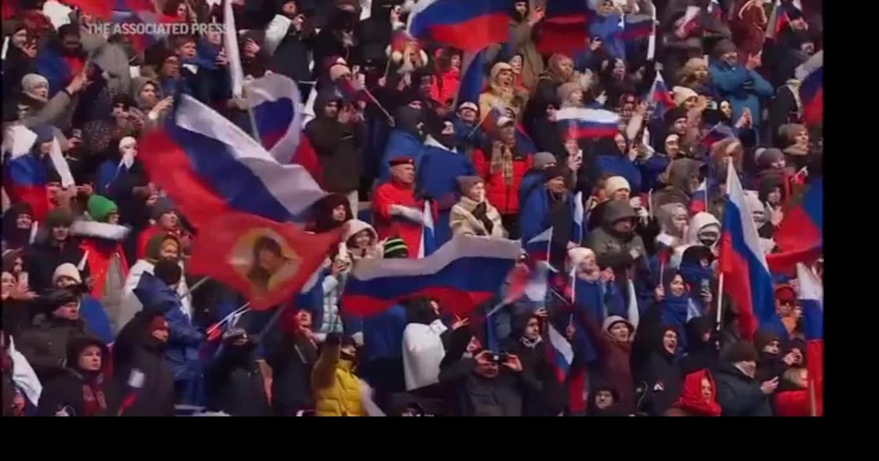 Putin at concert ahead of Defender of the Fatherland Day