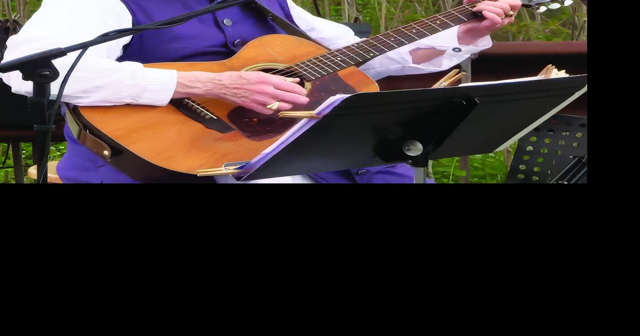 Buzzin’ in Bristol: State’s first troubadour sings about city