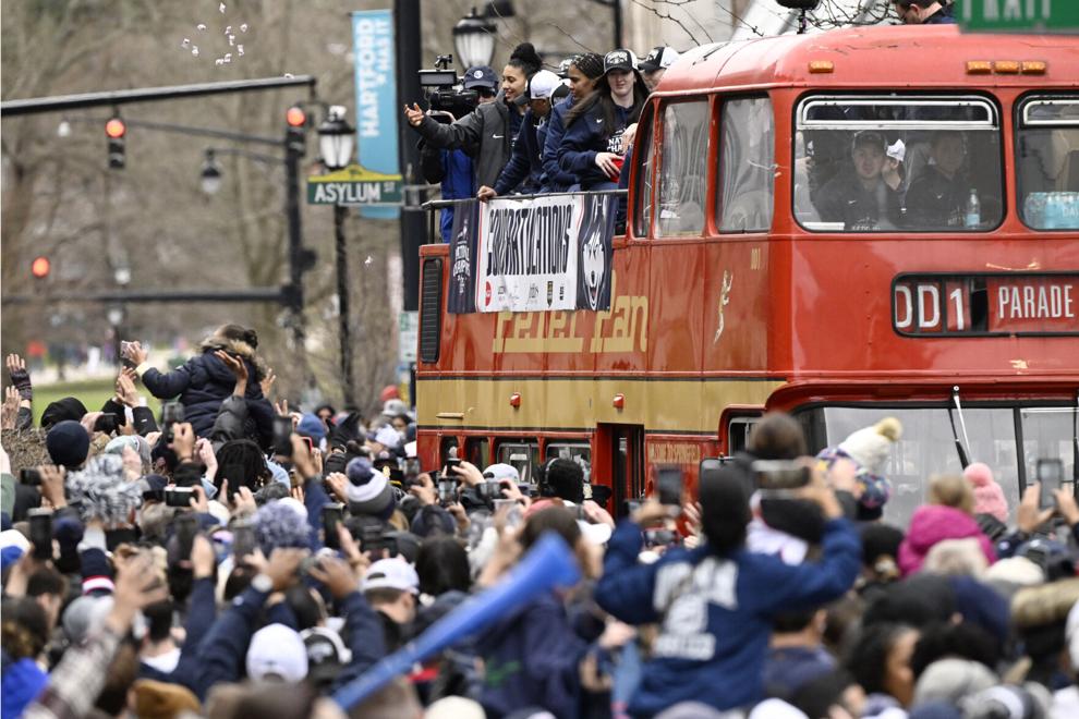 UConn women’s basketball team Celebrates a ‘special day’ with fans