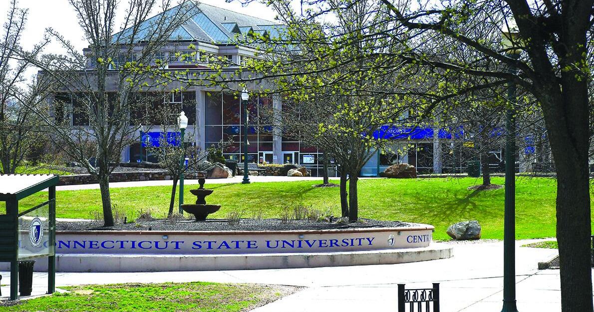 CCSU students place sixth in electric boat event
