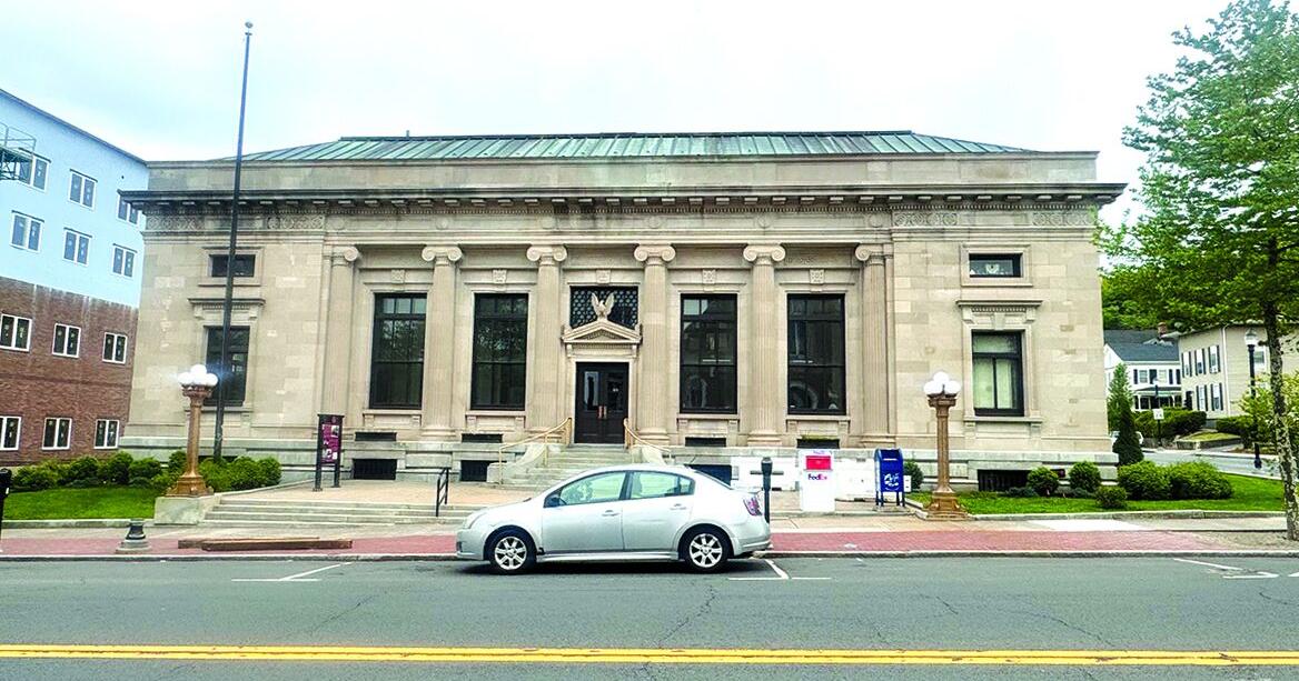 Office property heads to auction, bid at $1.25 million