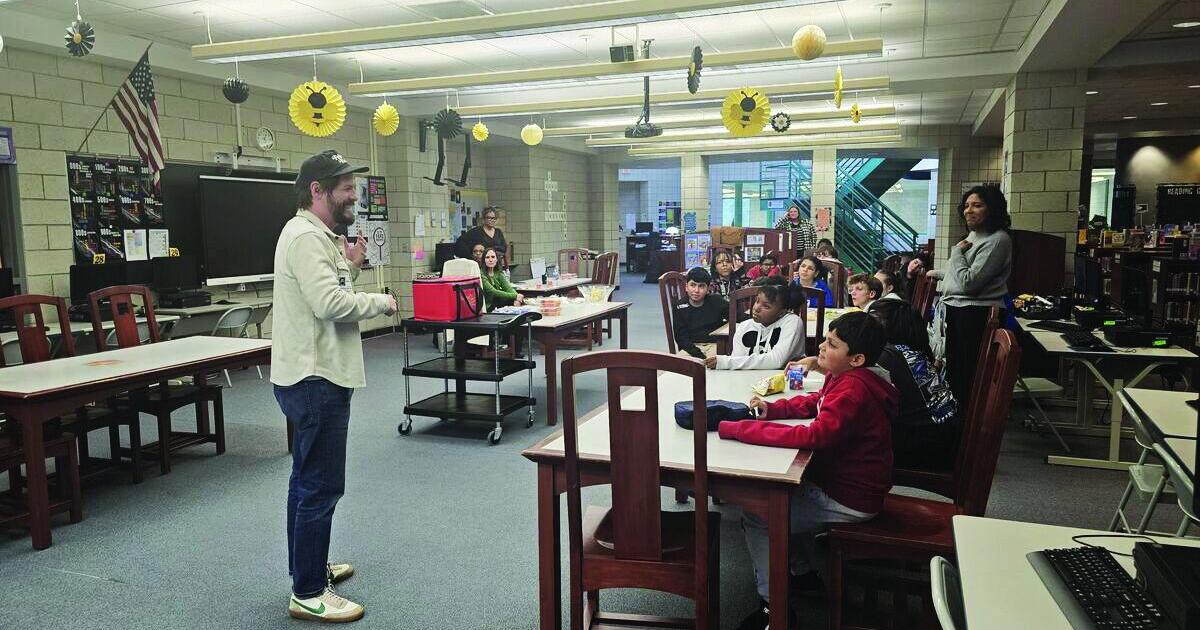 Author visits students, talks about overcoming struggles