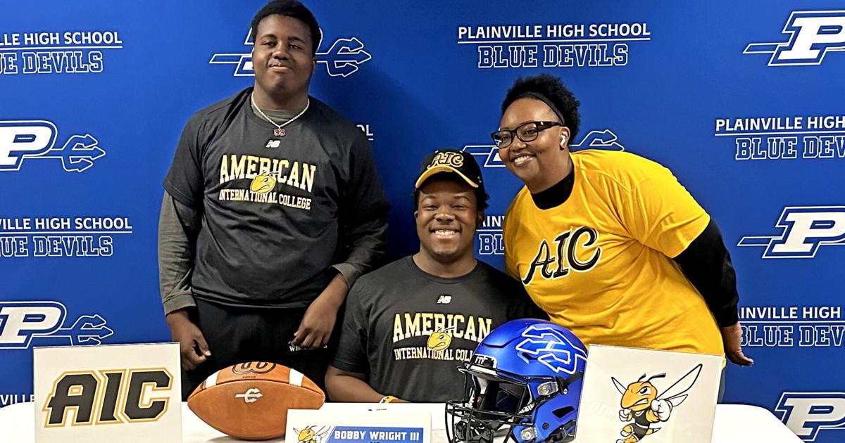 Plainville’s Wright signs NLI to continue football career at AIC