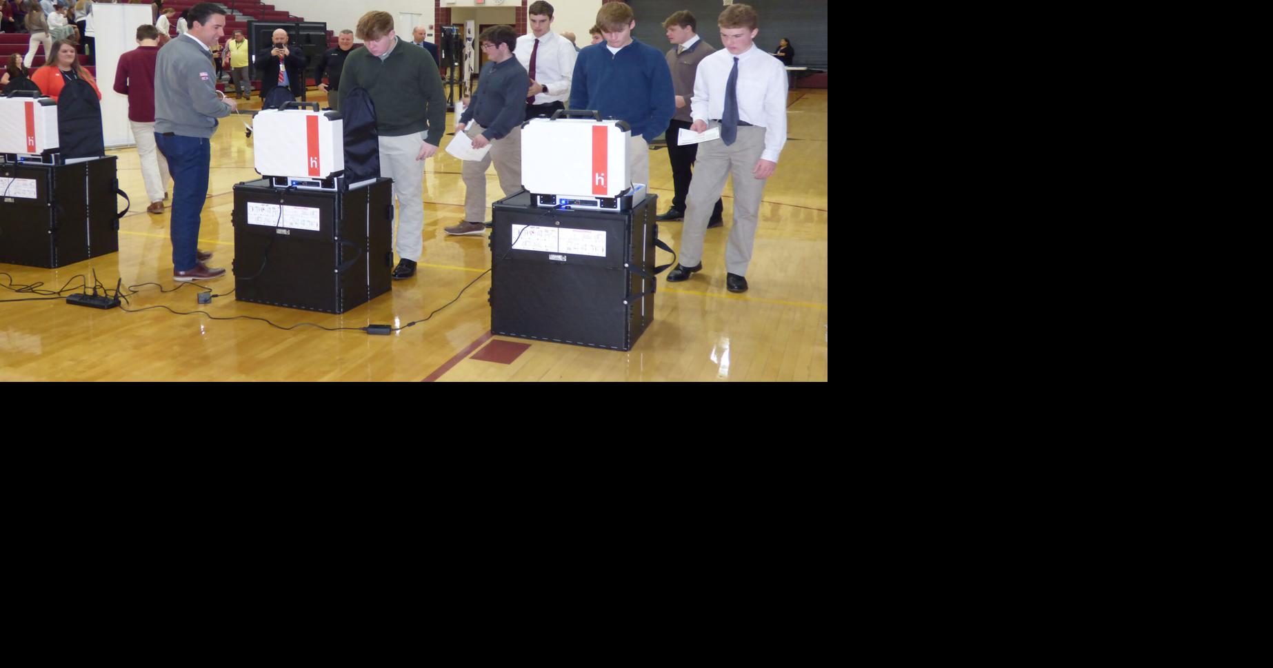 LaRose hosts mock election, stresses importance of voting