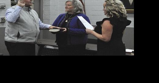 Edgerton mayor, councilmembers sworn into office to begin 2024 - Vimarsana News