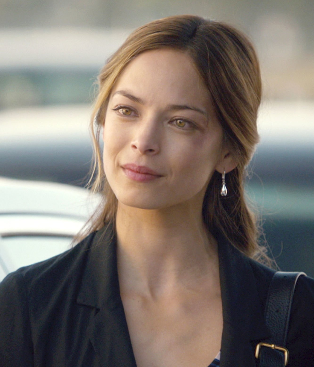 Kristin Kreuk height weight