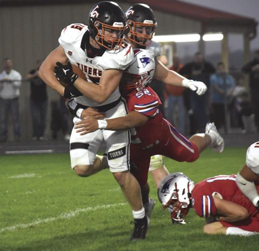 In battle of adversity, LC makes last play to edge rival PH