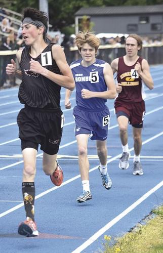 Eckley leads Tennant, Tomlinson