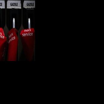 Stocks rise, oil prices retreat on hopes for Mideast peace deal