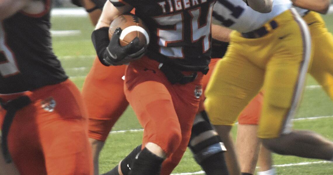 Liberty Center Football s New Test Is Unbeaten Dynamic Oak Harbor liberty-center-football-s-new-test-is-unbeaten-dynamic-oak-harbor