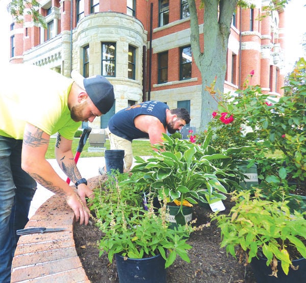 Courthouse landscaping project underway | Local News | bryantimes.com