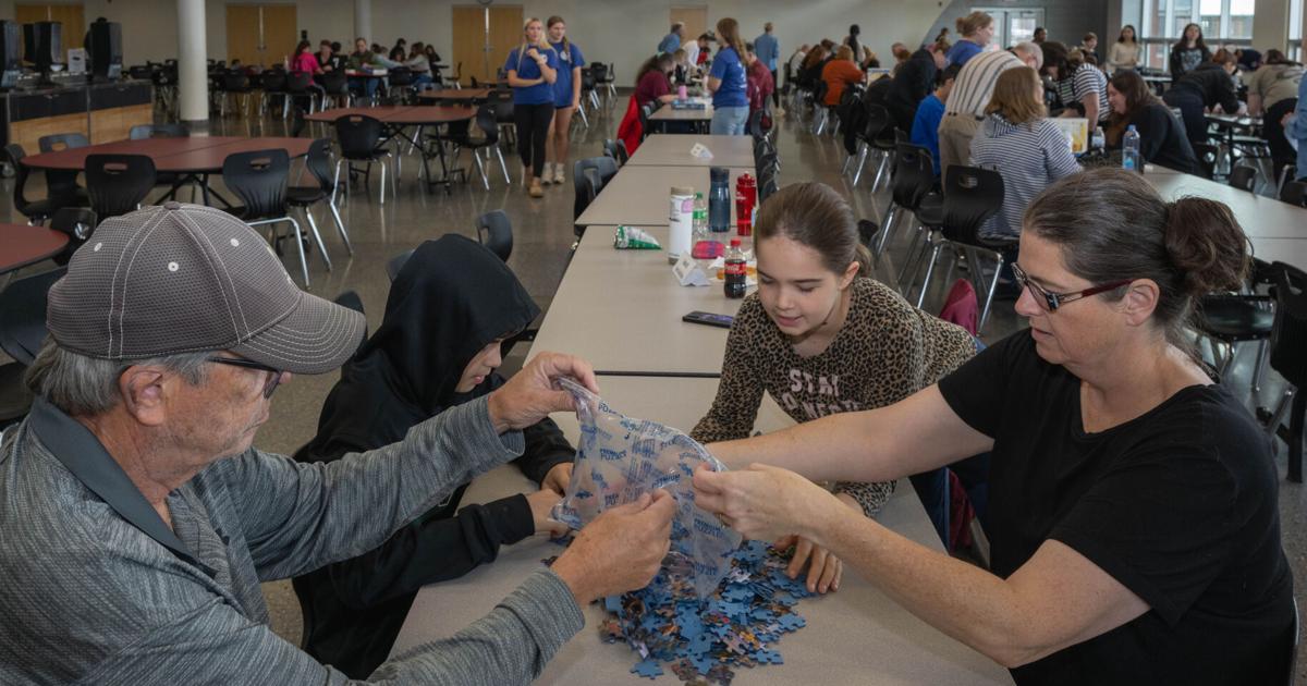 Piecing it all together: Puzzlers participate in Centennial competition